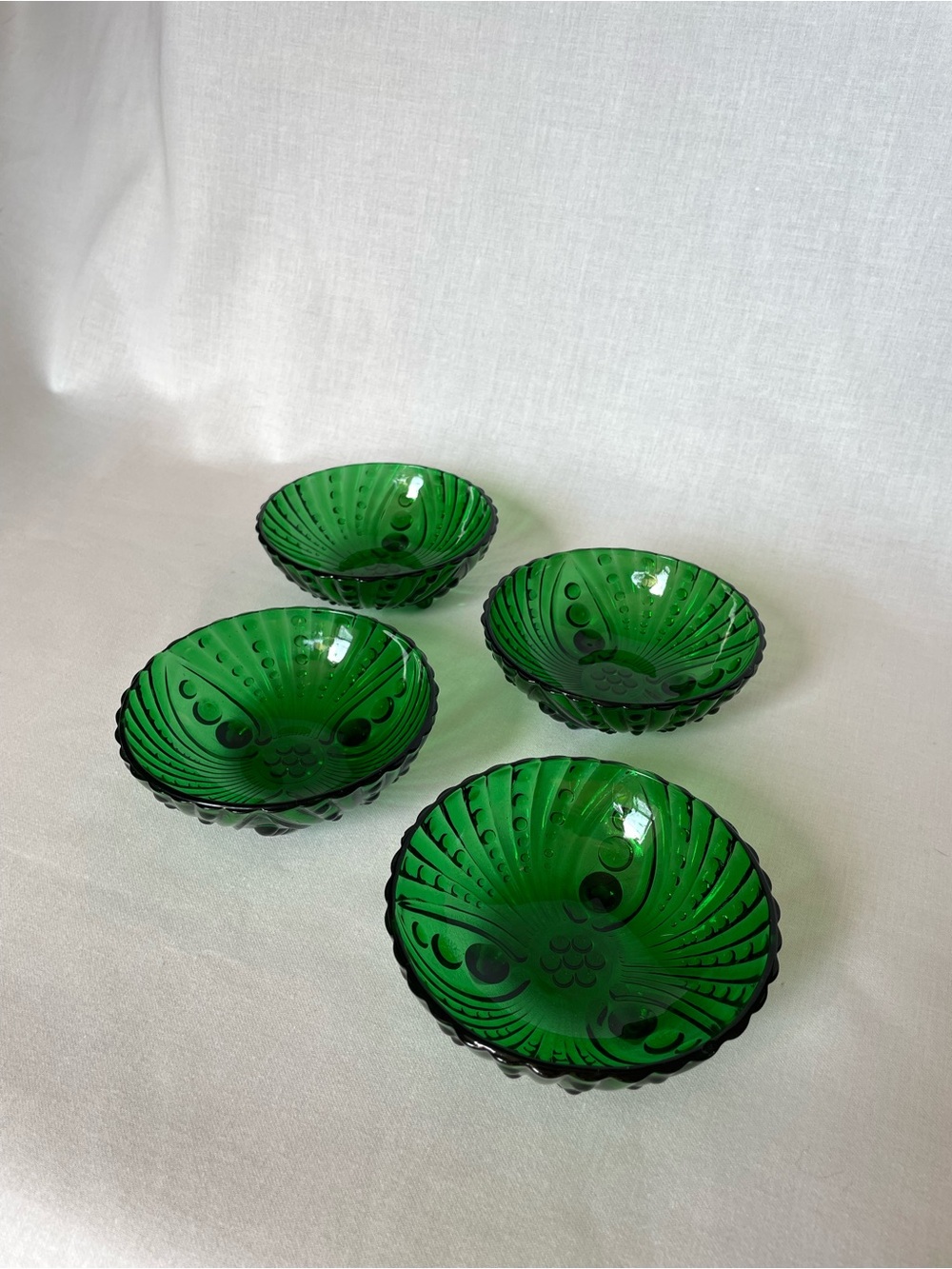 Set of vintage Anchor Hocking footed bubble bowls